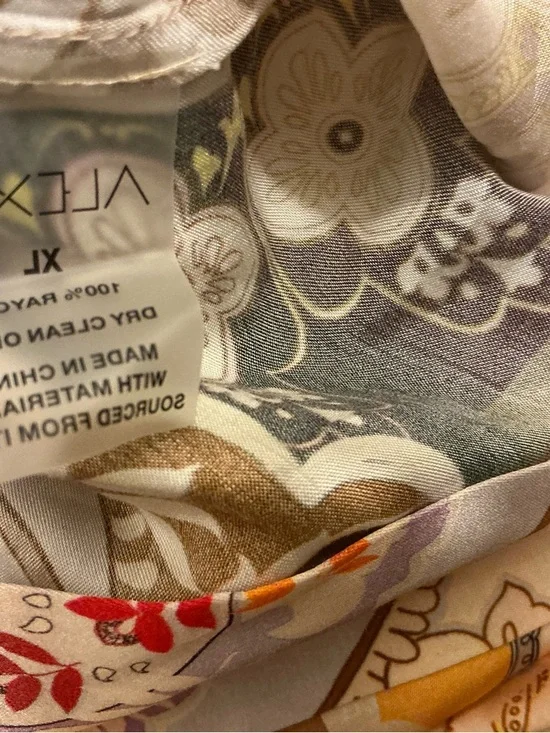 NWOT Alexis Geneve Paisley Pants Size XL $395 Retail. Brand New - Picture 12 of 12